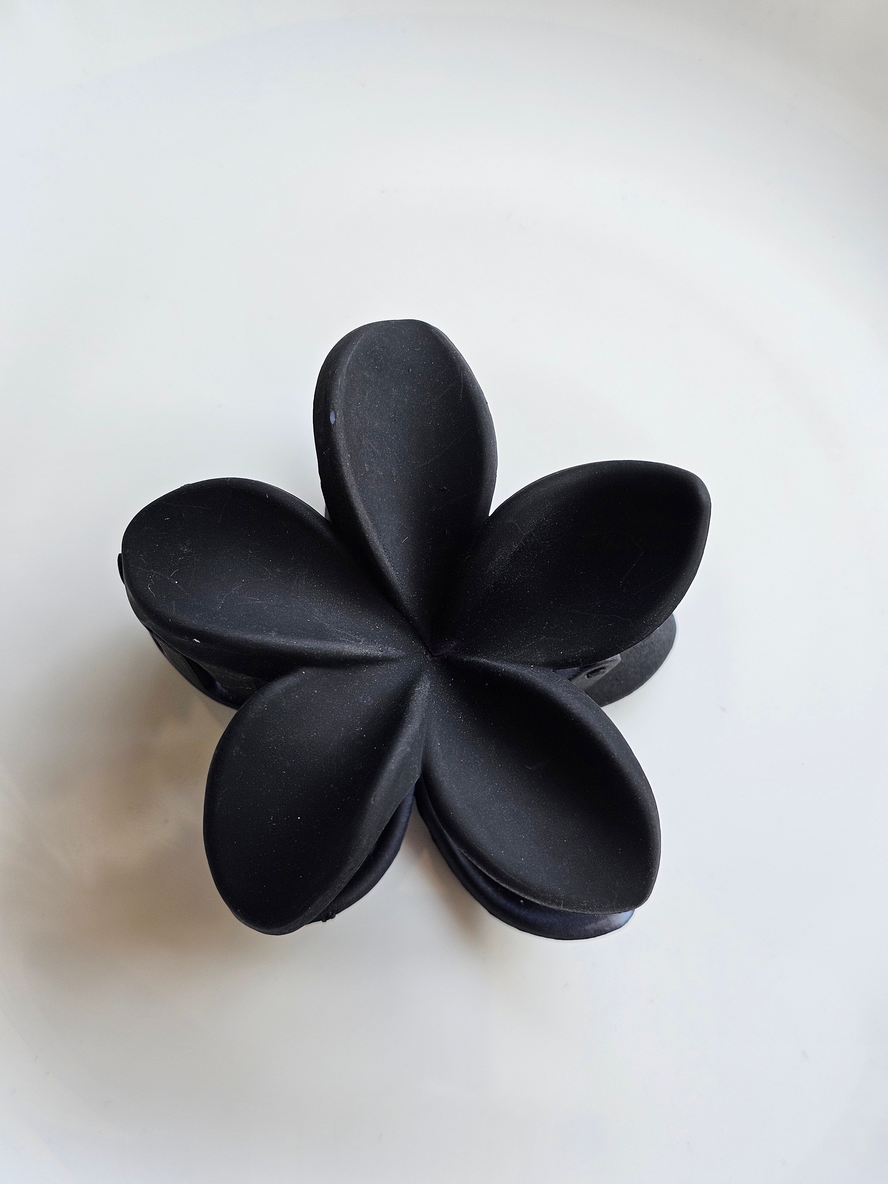 Petal Claw – Matte Black
