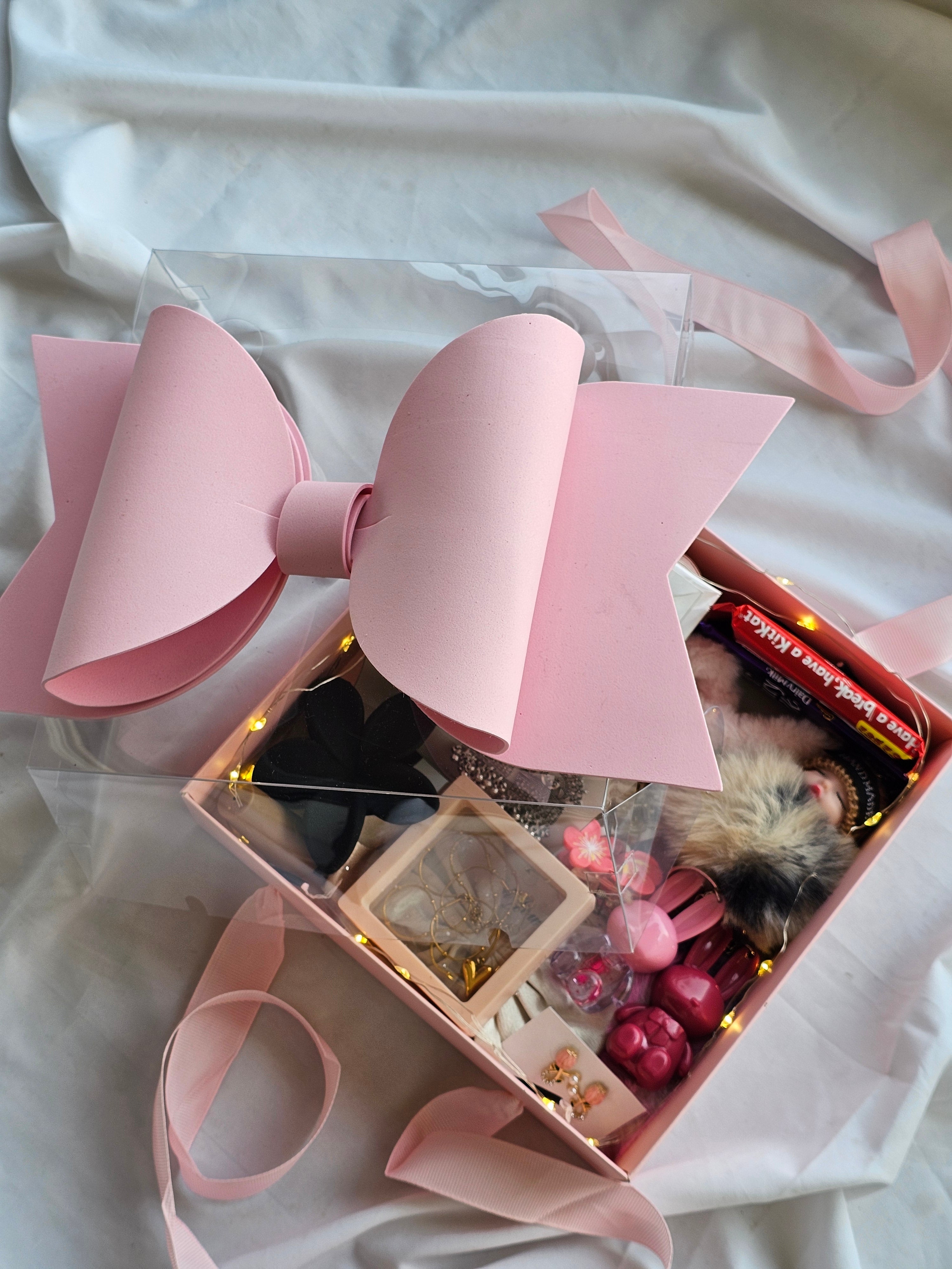 Premium Prritiest bow hamper
