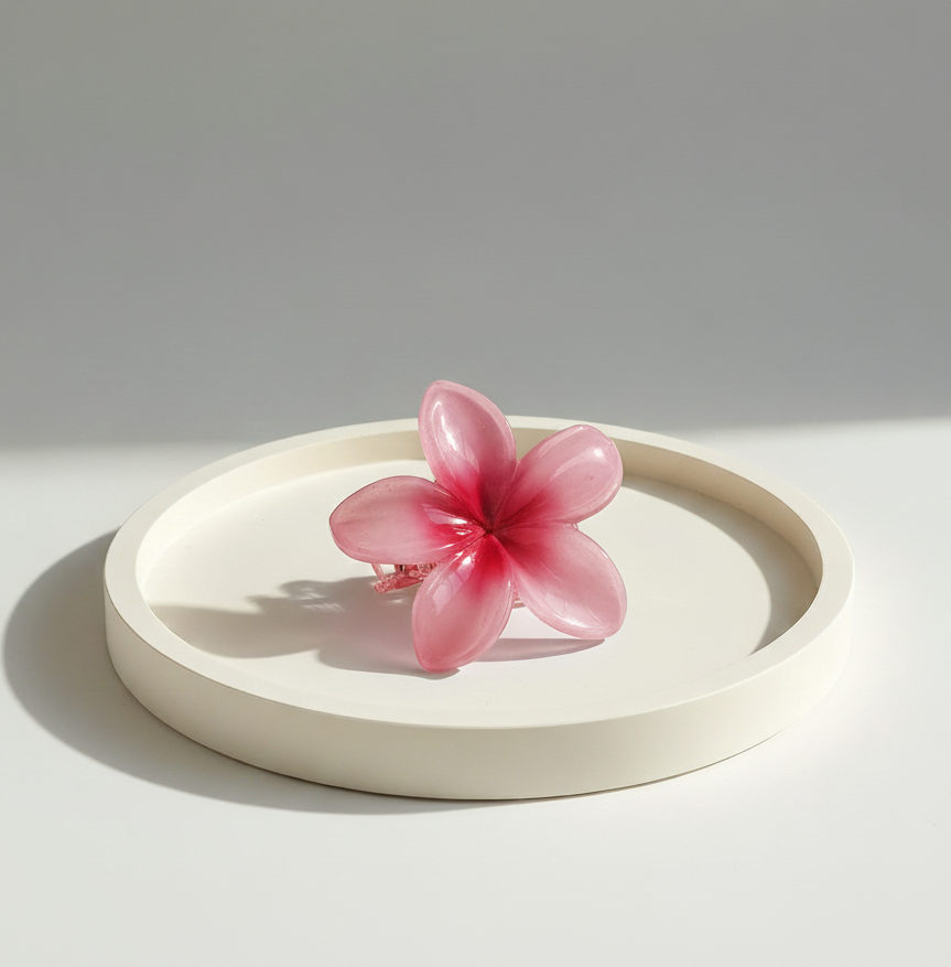 flower hair clip is (pink)
