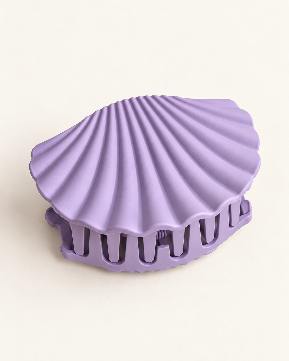 Seashell Claw Clip — Lilac — product photo