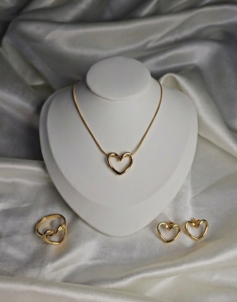 Open heart pendant with earrings and Ring