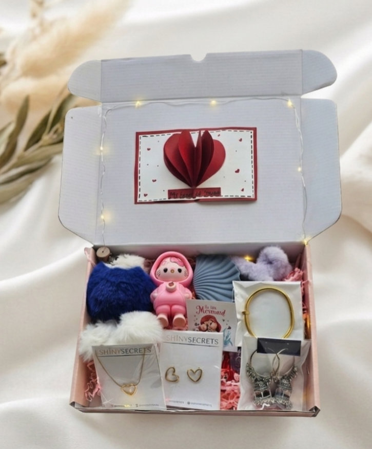 Heartfelt Surprise Hamper 🎀